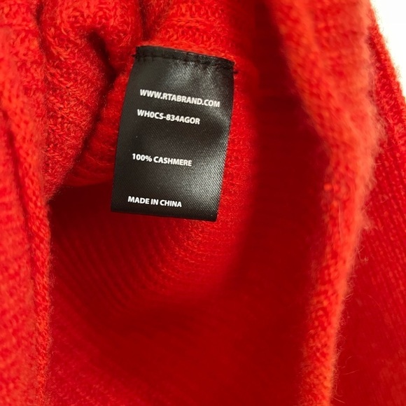 RIA
Langley Cut-Out Turtleneck Sweater - Picture 9 of 12